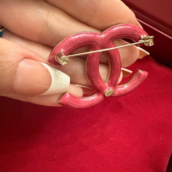 CHANEL Pink and Silver Crystal Brooch - Picture 2 of 4
